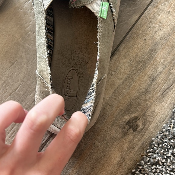 Like new Sanuk’s - Picture 3 of 5